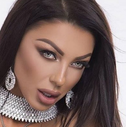 Емануела за първи път си пусна снимка от плажа без капка грим. Ето как изглежда (снимки)