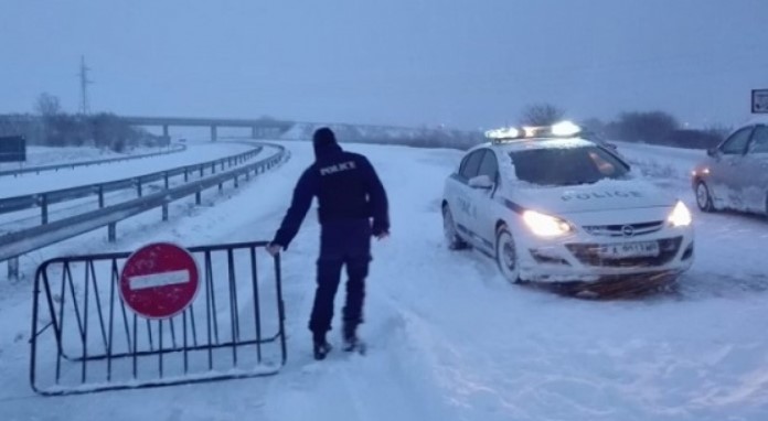 Внимание! Средиземноморски циклон пронизва България! Сняг в 11 области!