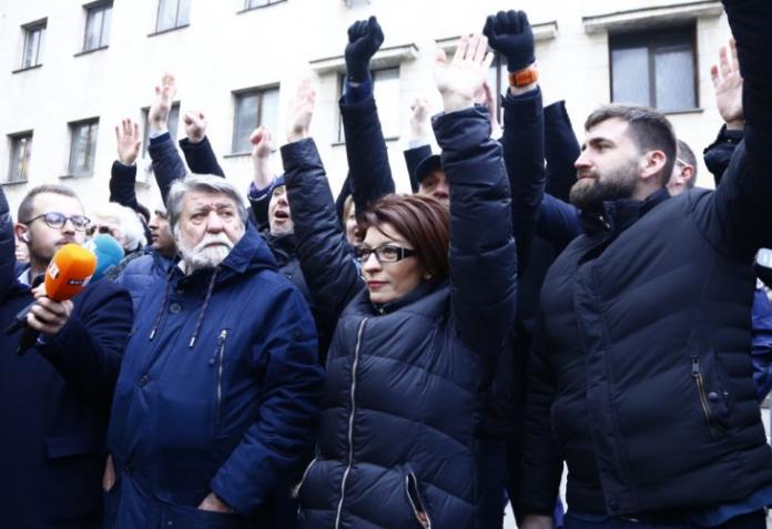 Страховита прогноза: Готвят се показни арести на бивши министри по списък на Лена Бориславова