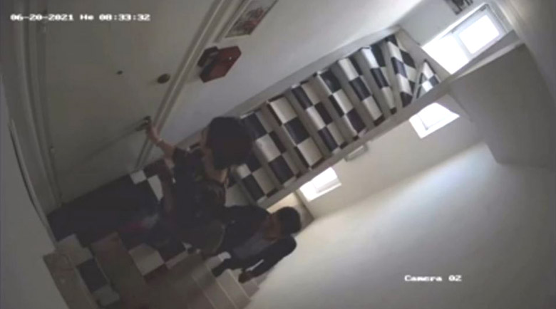 Държавата гърми! Киро Петков опипва Лена Бориславова! Влизат в любовна квартира – СНИМКИ