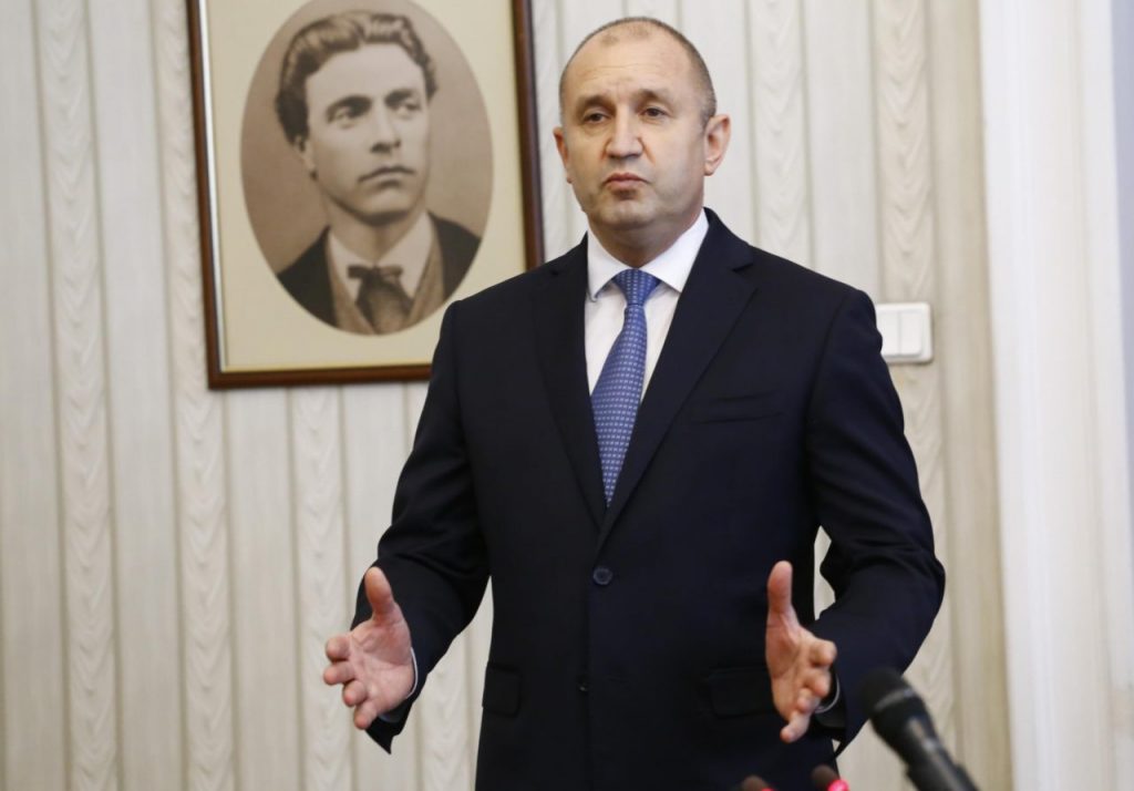 Извънредно! Президентът Румен Радев със скандален служебен кабинет: Готвят жена за премиер?