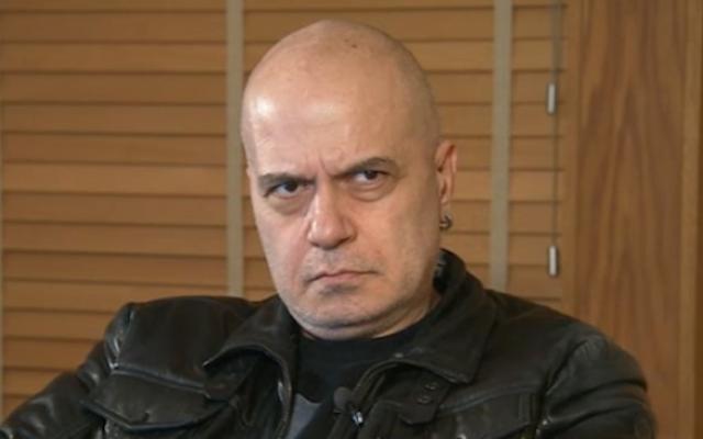 Навръх 6 септември Слави разкри най-съкровените си тайни и заговори за смъртта си! Ето истината за Доган