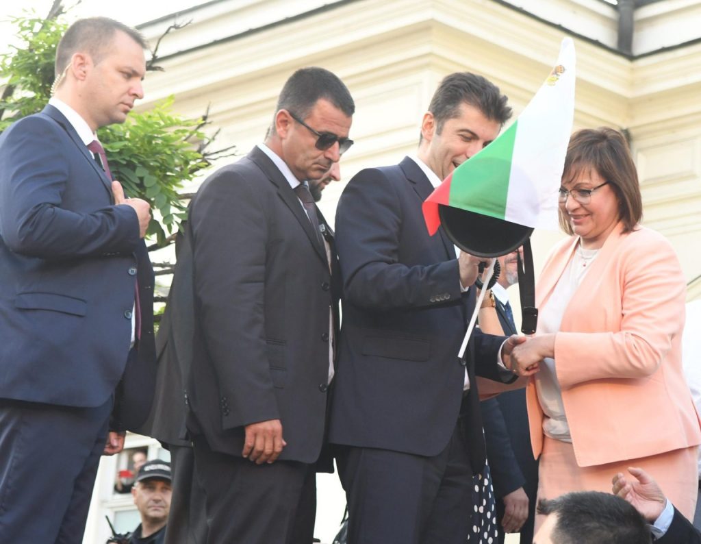 Корнелия Нинова също със сензационна атака, разкри чий плод са Кирил Петков и Асен Василев