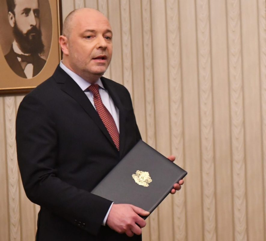 Ето кабинета „Габровски“: Много хора на Радев, мъж на шампионка, издател на „Плейбой“