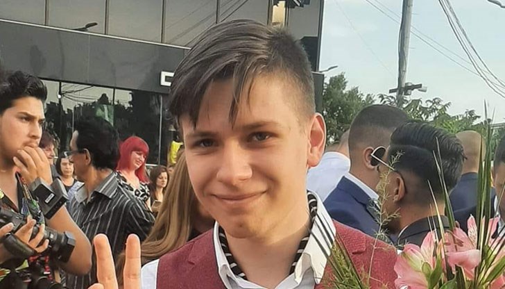 Мартин е открит на Централна гара в София след като е участвал в подписка