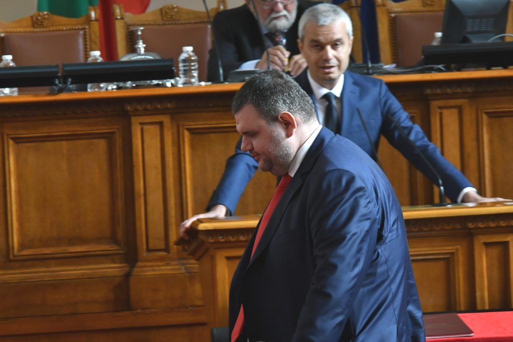 Бяс на „Козяк“! Костадин Костадинов извади факти, „Доносническа България“ си трае