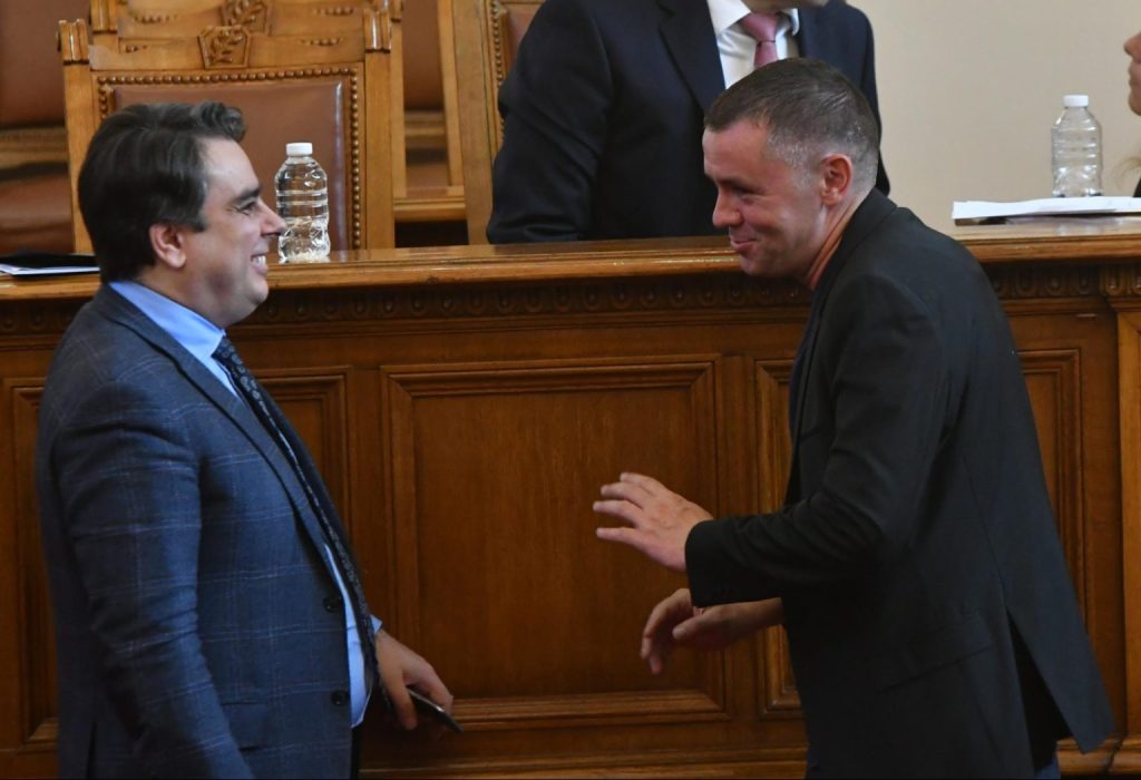 ПП и ДБ се договориха: Ние махаме Ицо Хазарта, вие махате генералa!?