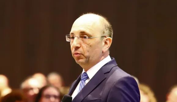 Николай Младенов: Няма закон, който да задължава веригите. Надценката може да е и 1000%