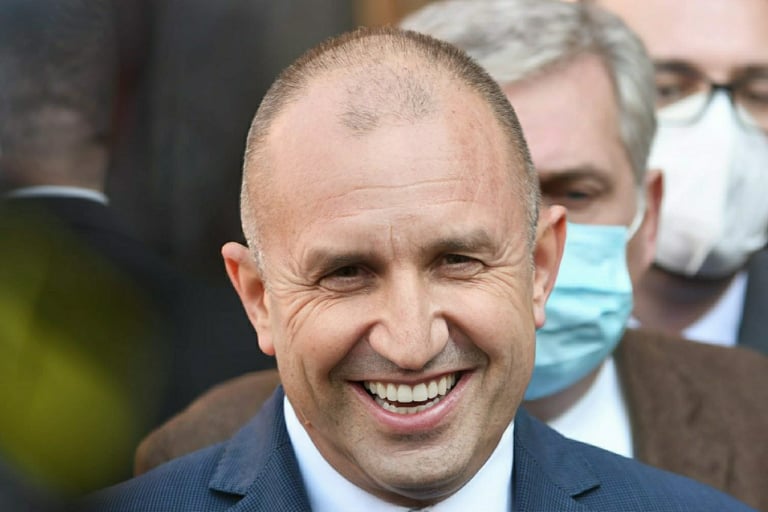 Радев отиде да гледа кушиите, вижте с кого