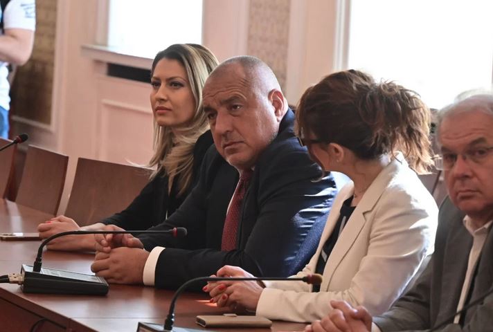 Ново проучване изпрати ГЕРБ отново на върха! Ето кои са най-харесваните политици