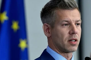 Нова ера за Унгария: Петер Мадяр поема управлението на символична дата